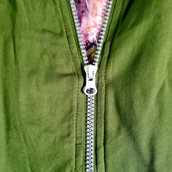 NWT with DEFECT, Two-Piece Tee and Jacket Set - Picture 3 of 11